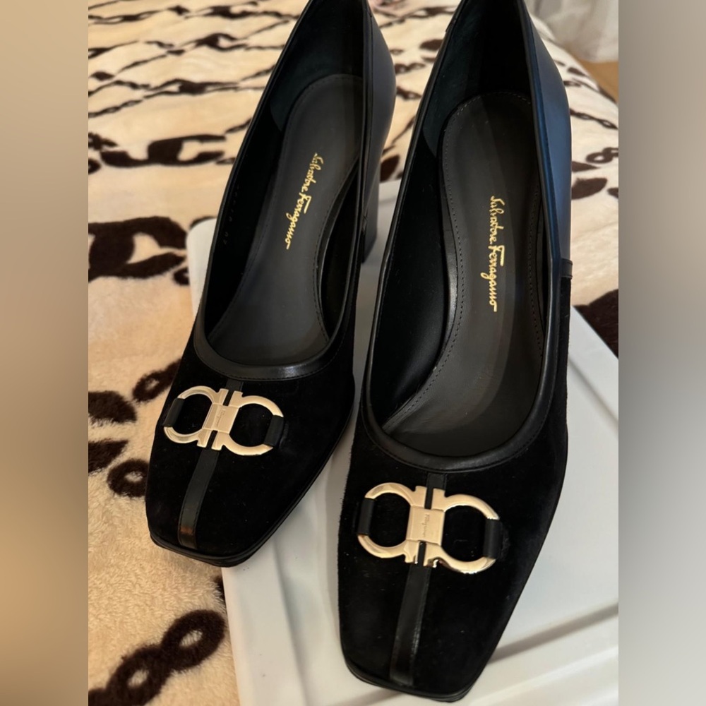 Salvatore Ferragamo women’s shoes, size 39 in excellent condition